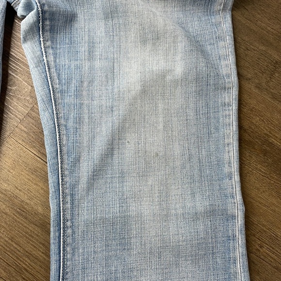 Foster Jeans Co Women’s High Rise Light Wash Boot Cut Jeans, size 12 - Picture 9 of 13